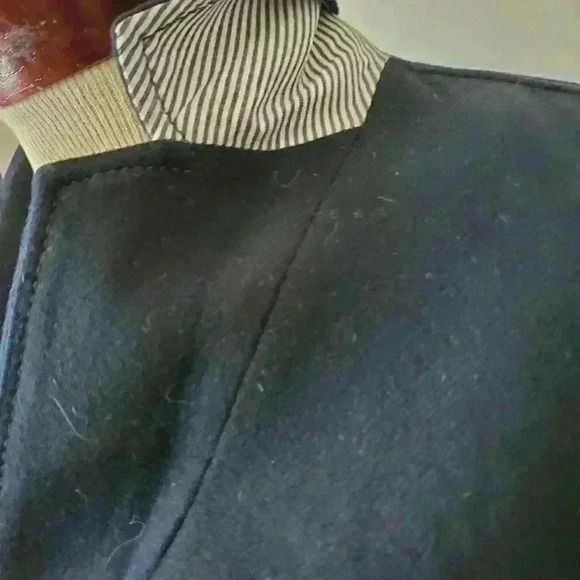 Abercrombie & Fitch navy wool blazer size large. - Picture 8 of 13